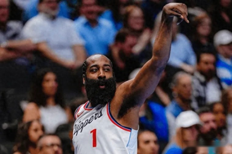 快船虐老鹰!哈登带动全队,科林斯祖巴茨回暖,桑德斯最佳第六人