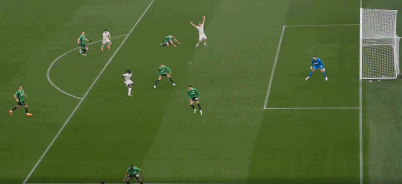 半场： 萨索洛2-1佛罗伦萨，曼德拉戈拉点射，沃尔帕托破门