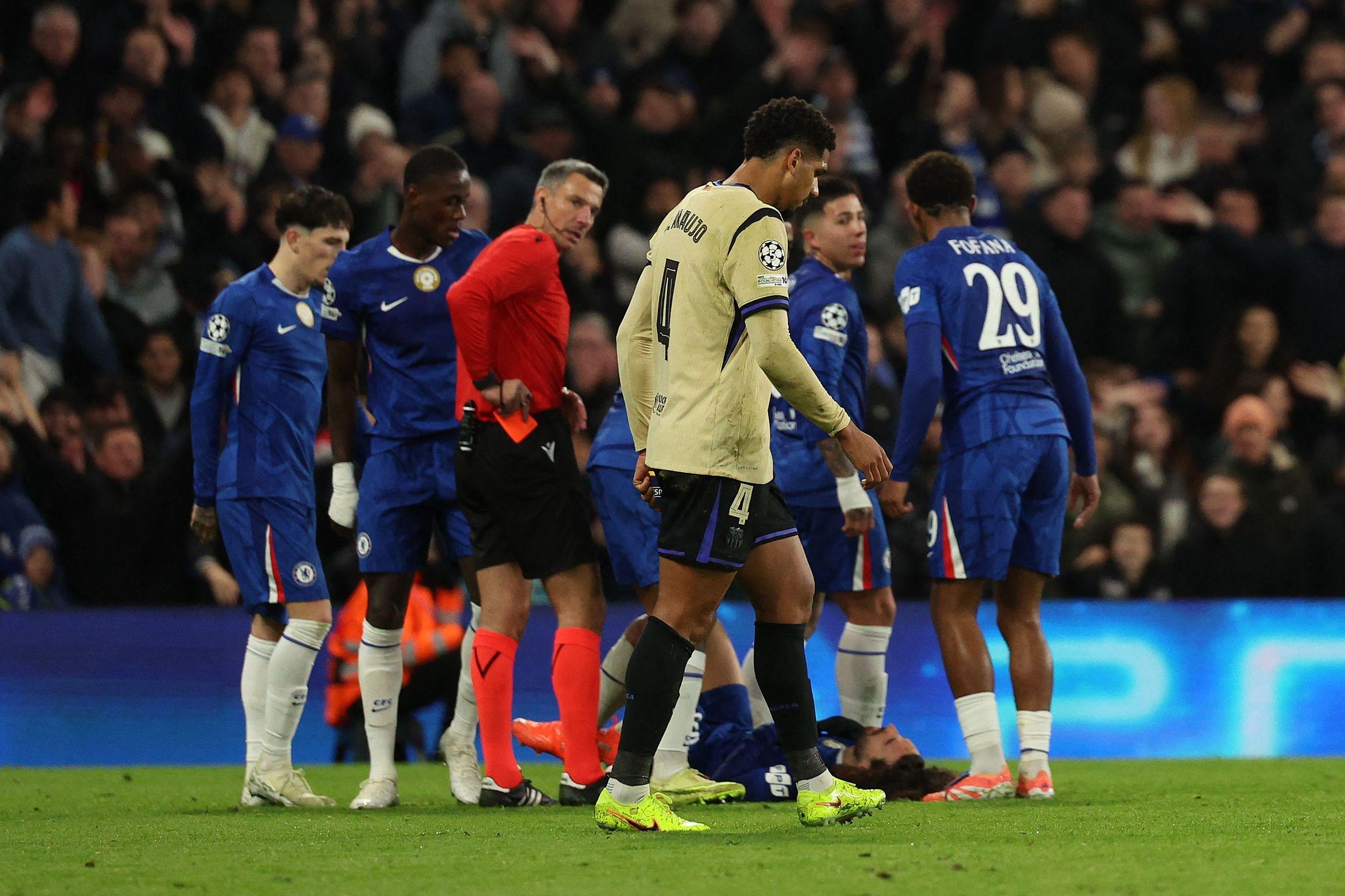 罗马诺:巴萨和阿劳霍没谈转会的事,他们谈的是球员个人情况