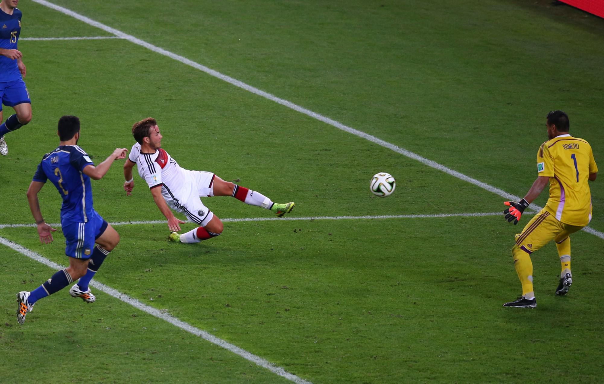 格策:世界杯绝杀阿根廷的那一刻靠的是本能;梅西是我的偶像