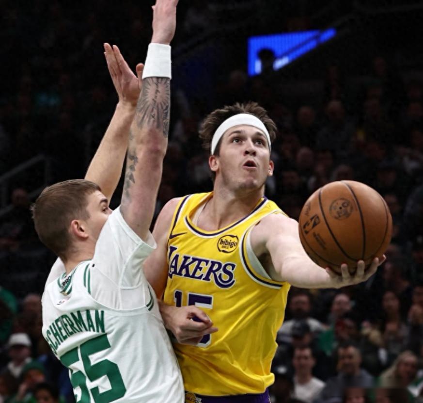 湖人105-126凯尔特人 球员评价:里弗斯满分,5人及格,4人低迷