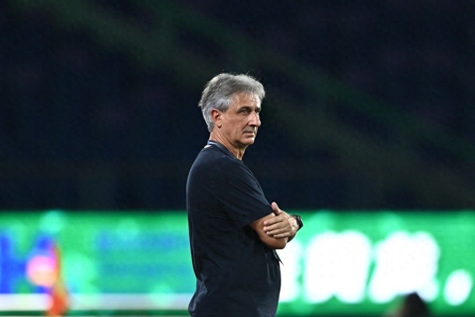 乔迪抵达玉溪！将执教云南玉昆，为接机球迷签名，1年后再战中超