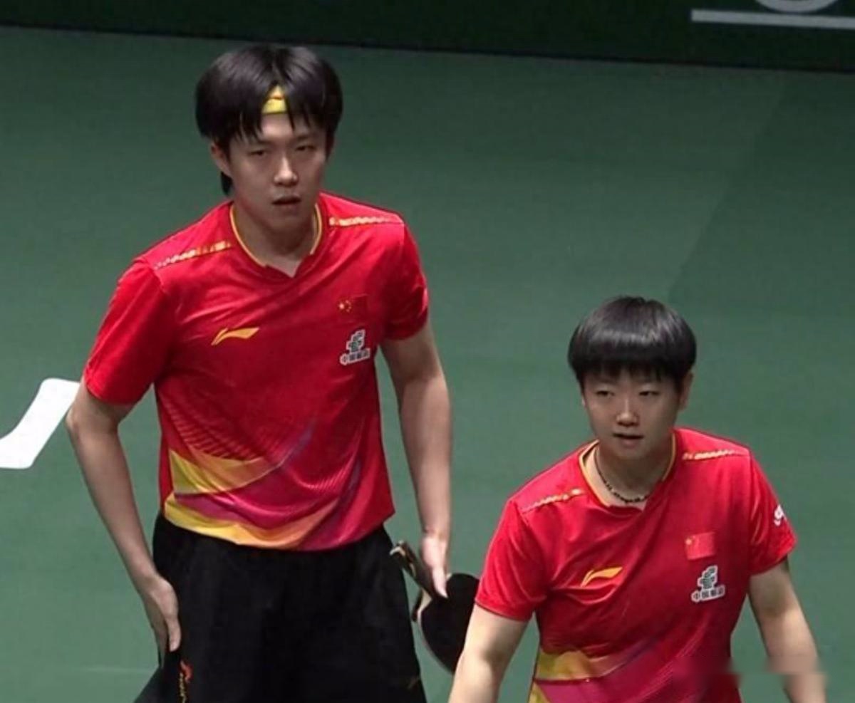 完美执行+应变！王楚钦/孙颖莎横扫勒布伦/袁嘉楠！国乒3-0法国！