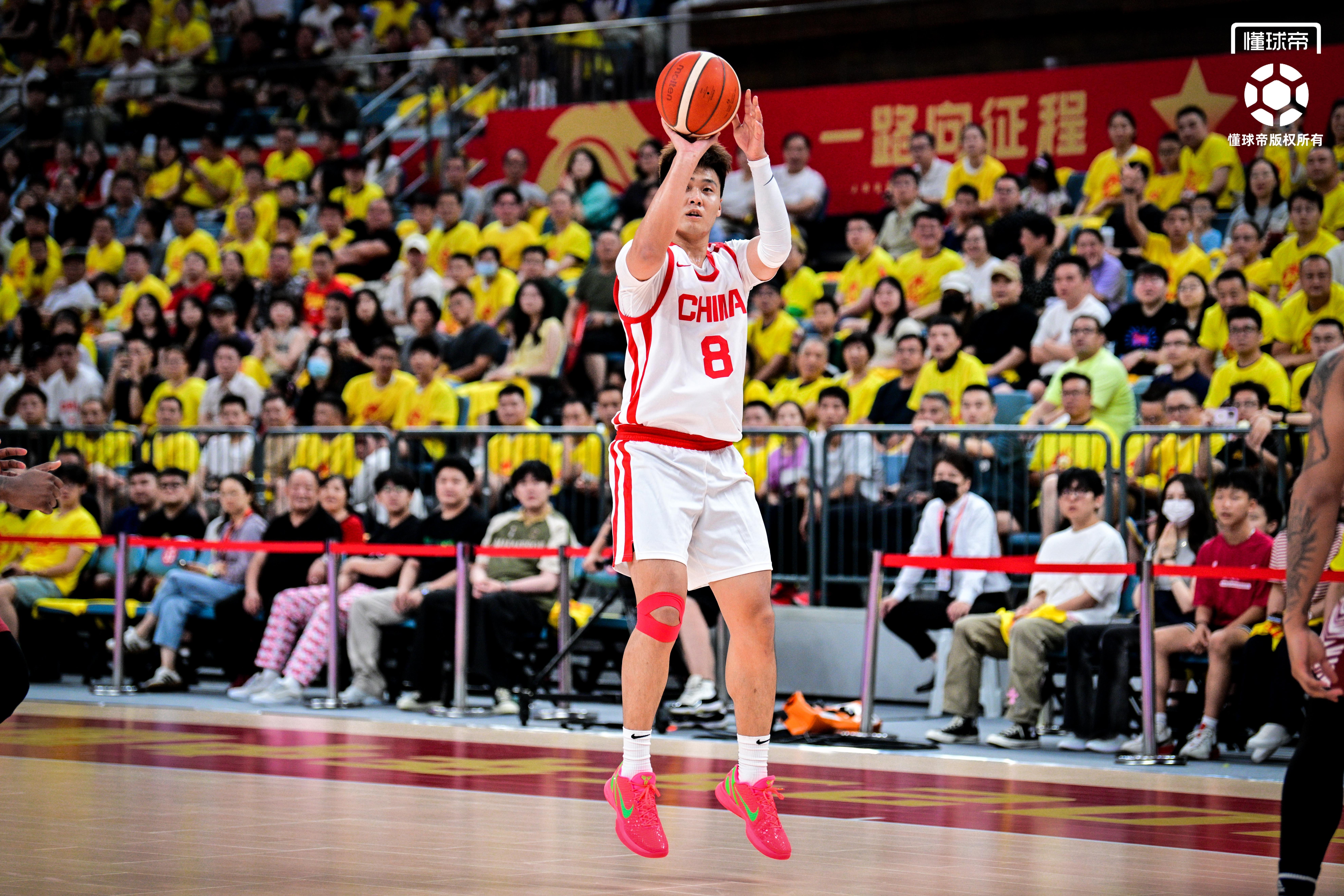 FIBA官方更新世预赛比赛名单：中国男篮无变化，赵睿缺席中韩次战