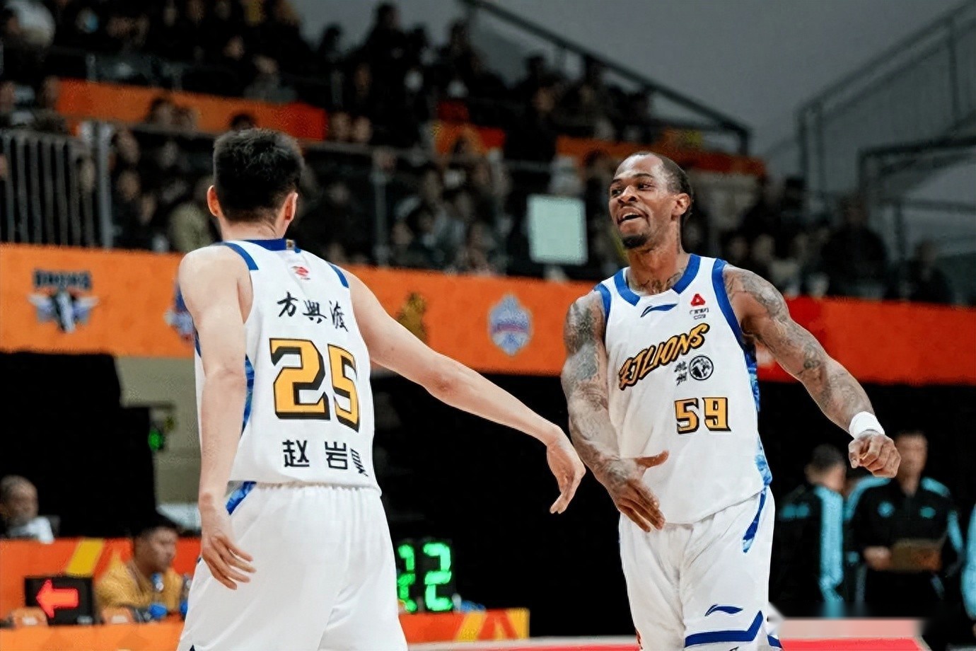 广厦103-99青岛迎3喜1忧!2新外援太好用,赵嘉仁太准了!