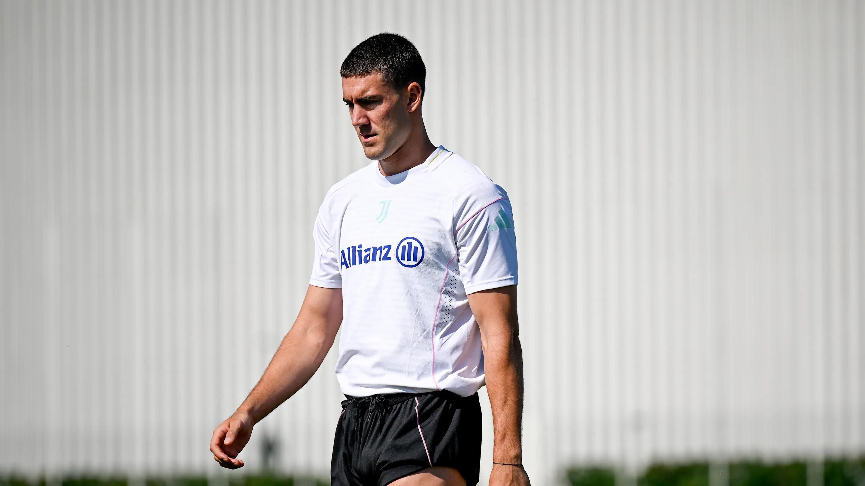 尤文官方：弗拉霍维奇成功接受了左内收肌腱撕脱修复手术