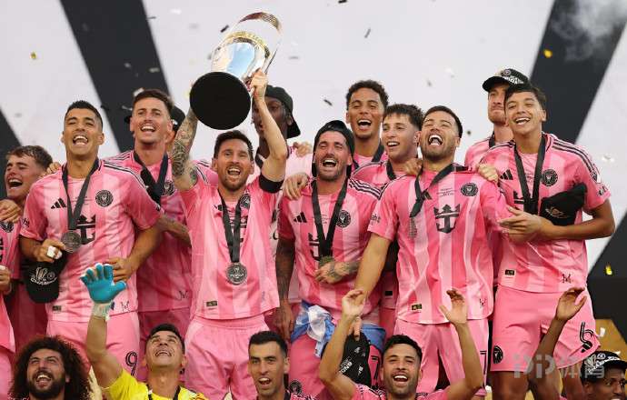 马斯切拉诺：布斯克茨、阿尔巴和梅西一起彻底改变了这家俱乐部