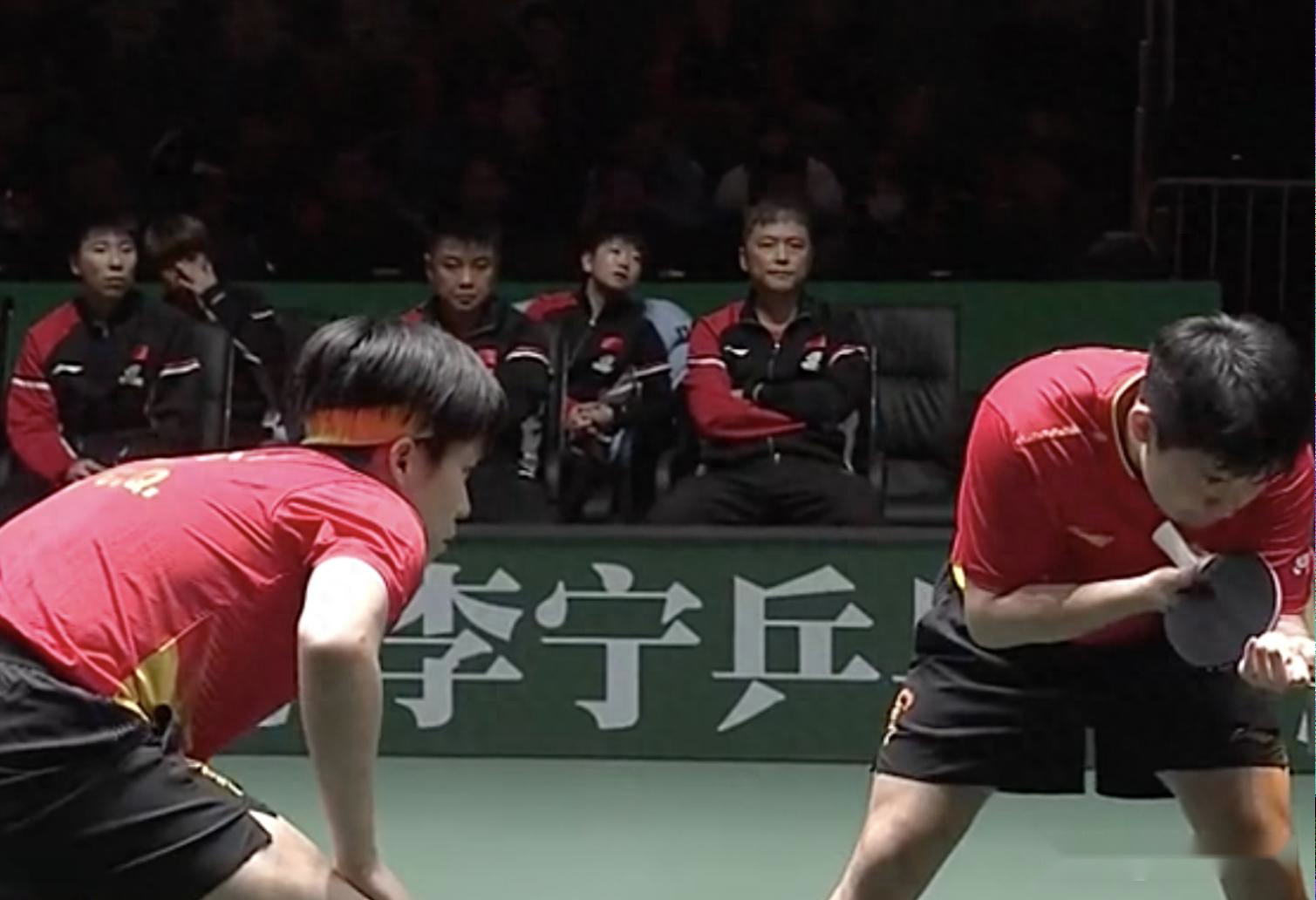 拿捏关键分！王楚钦/林诗栋1-0勒布伦兄弟！国乒8-2击败法国！