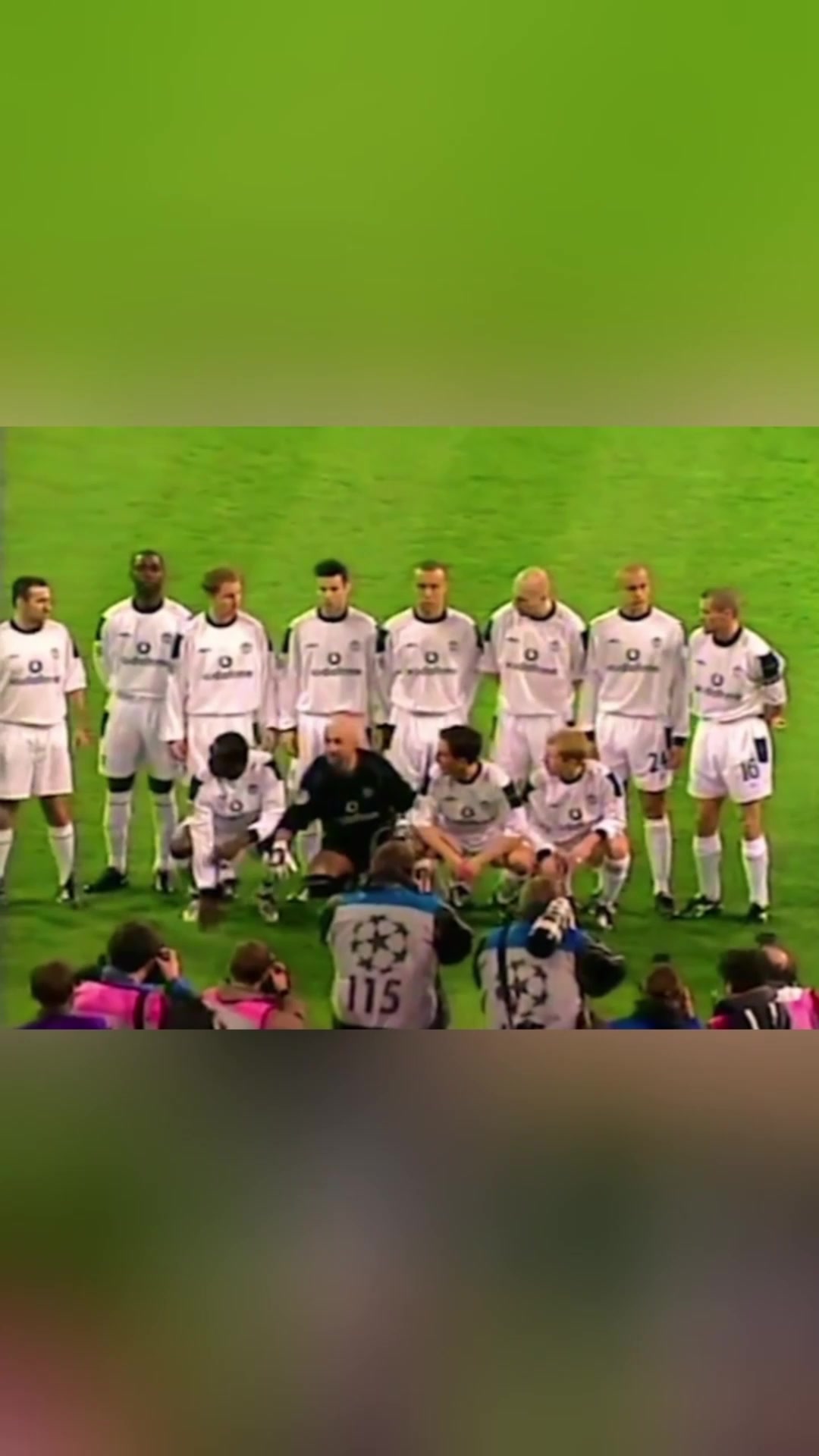 这球迷神了这是成功打入球队内部了