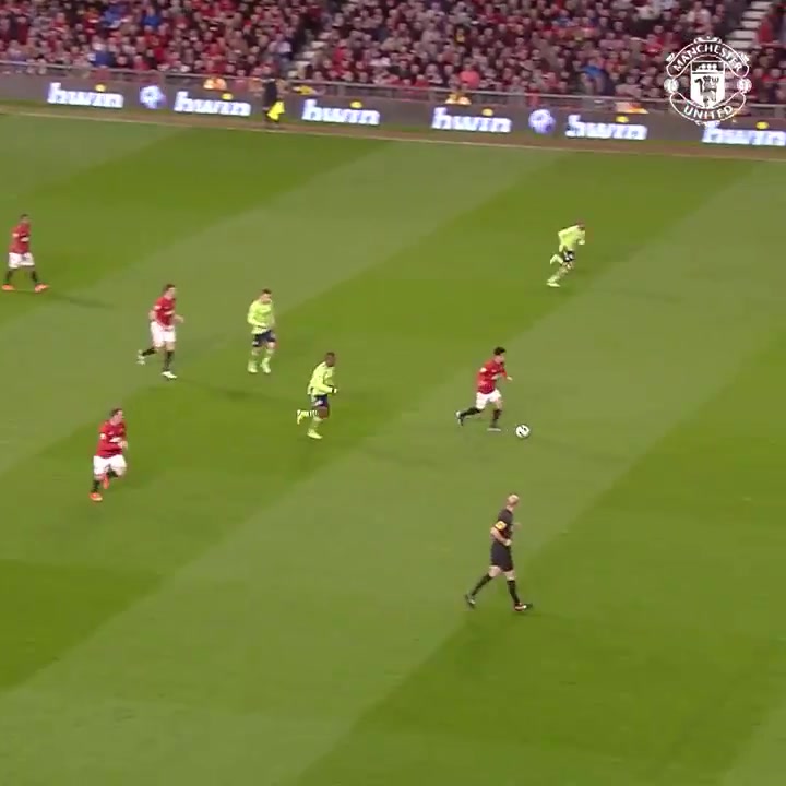 鲁尼不只是传球他出了一道只有范佩西才能解开的方程式