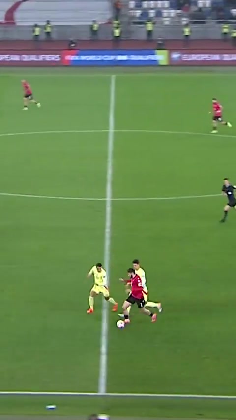 再遇巴黎就看你了欧洲杯官方晒苏维门迪世预赛上单防K77