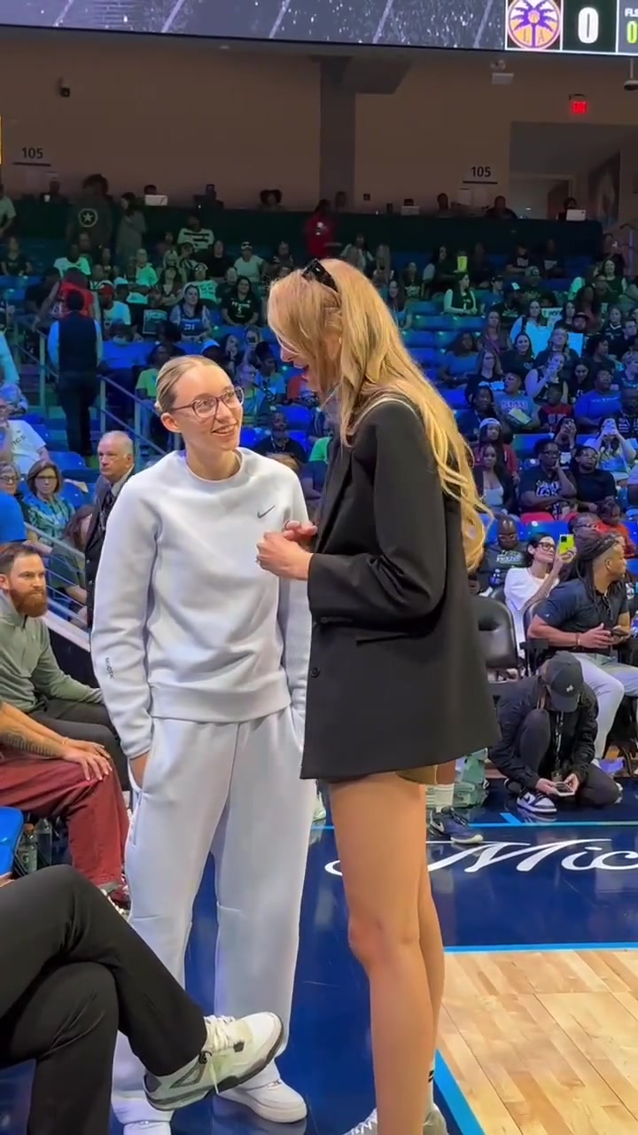 状元佩奇和布林克站着唠嗑 库里教妹这大长腿属实逆天