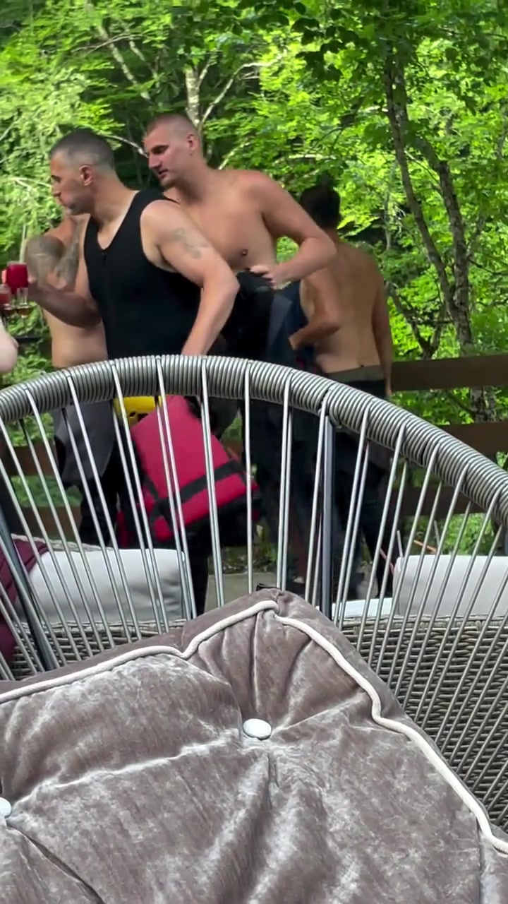 约基奇正在享受他的休赛期