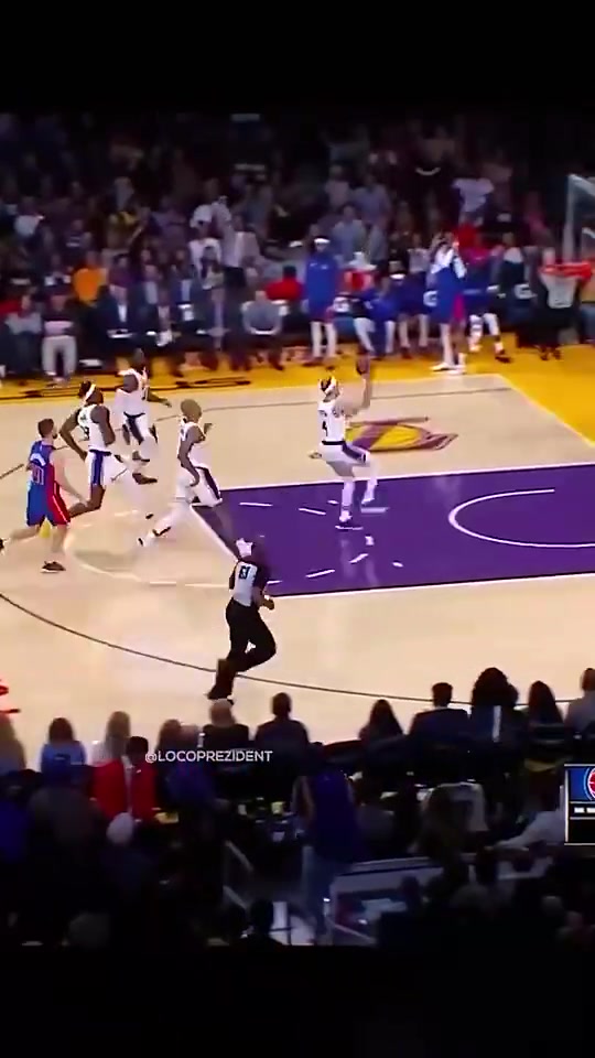 卡鲁索和老詹的这一幕令无数湖人球迷怀念吧