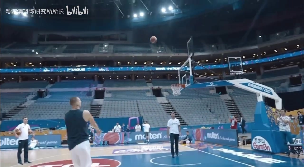 这脚步简直就是艺术一起来欣赏约老师以前的训练吧