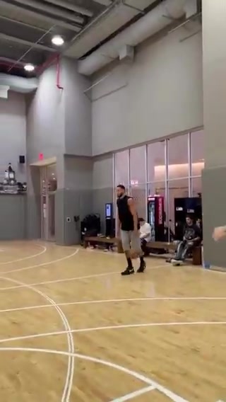 你的休赛期我的总决赛本西蒙斯又开始苦练三分了