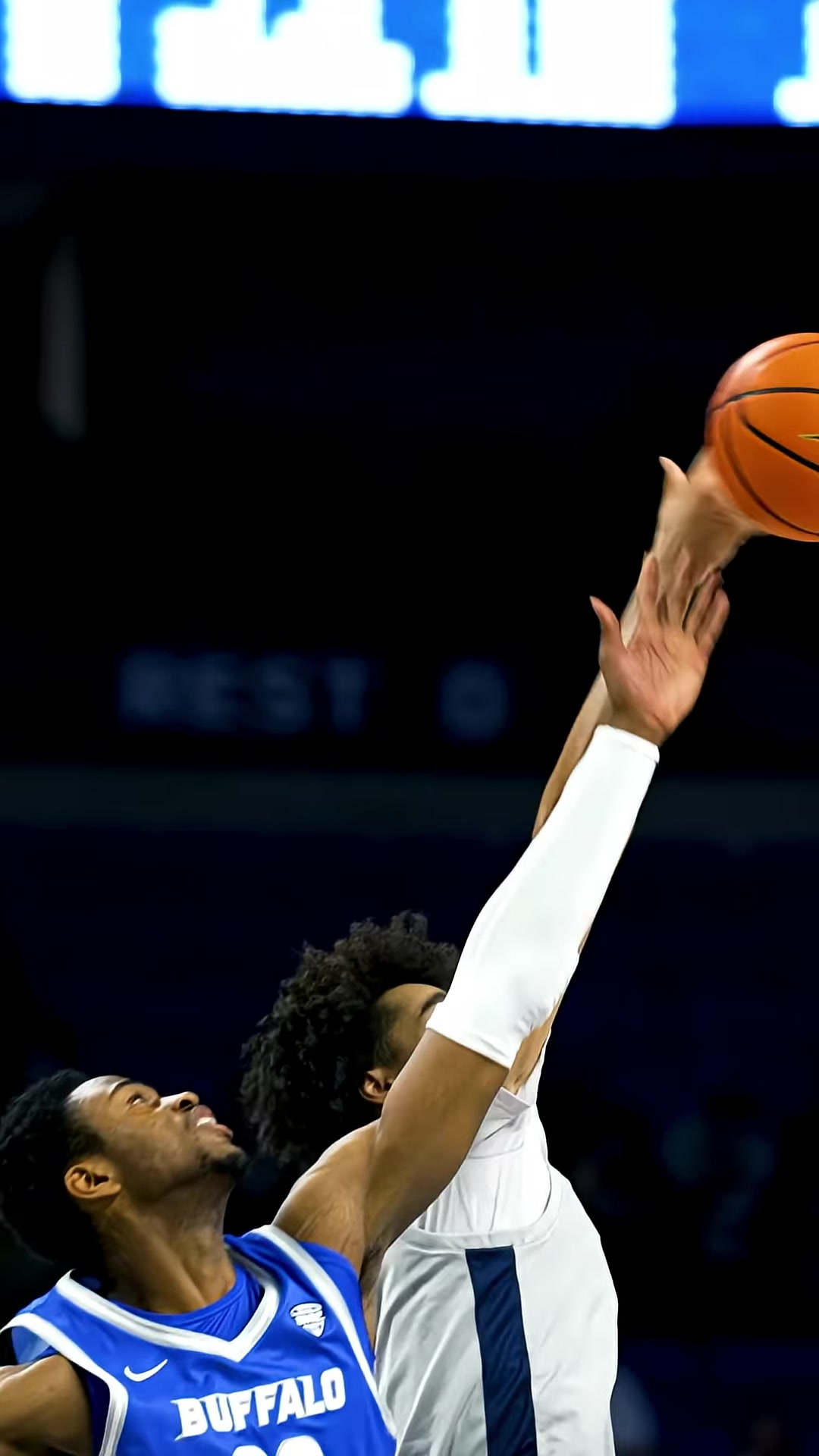 快船确实缺个替补中锋30号秀尼德豪泽这身体素质相当炸裂