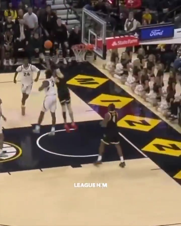 湖人天赋锋线阿杜-迪耶罗这些炸扣和盖帽够劲爆啊