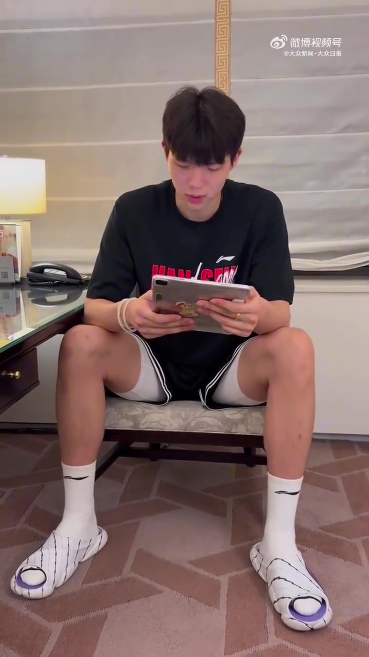 笑死杨瀚森向DeepSeek提问第一次参加选秀要注意啥