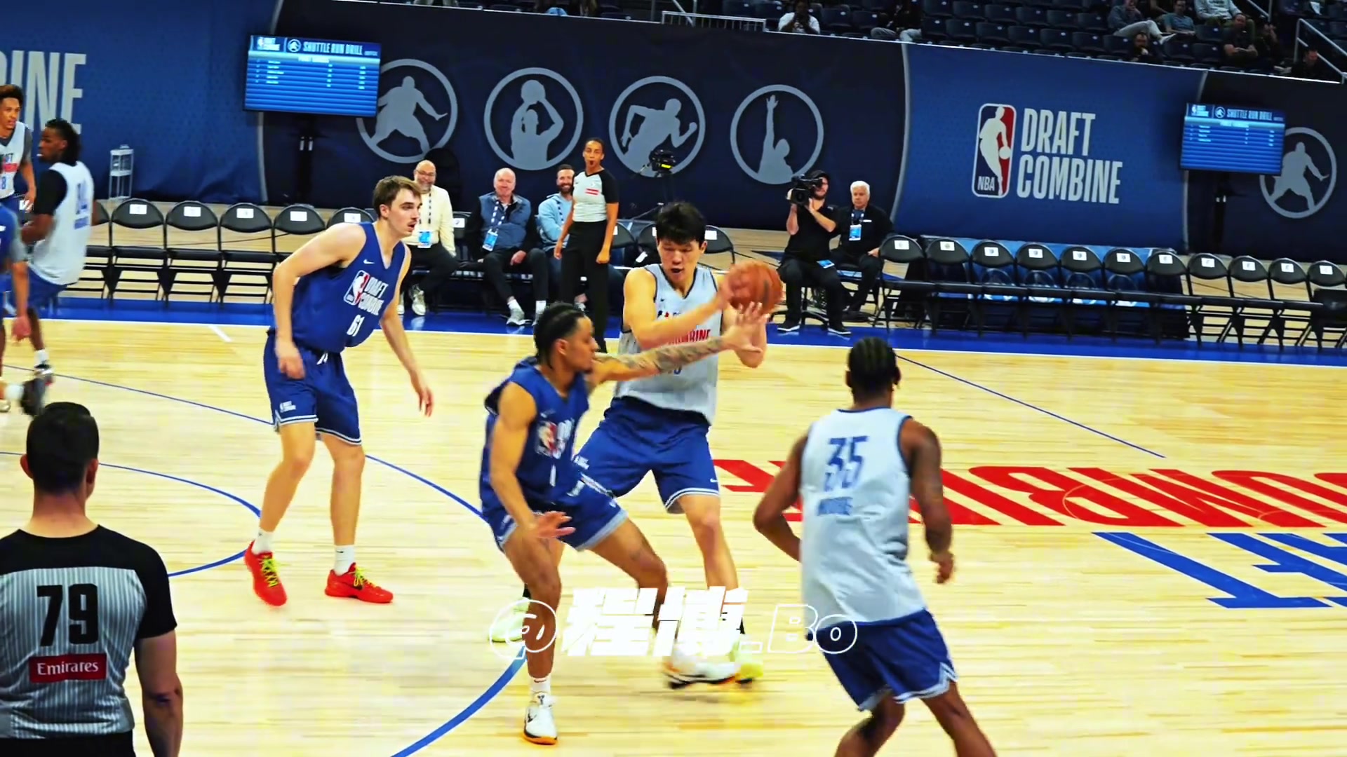 杨瀚森试训引得全场球探惊呼的一次大胆妙传看慢放全是细节啊