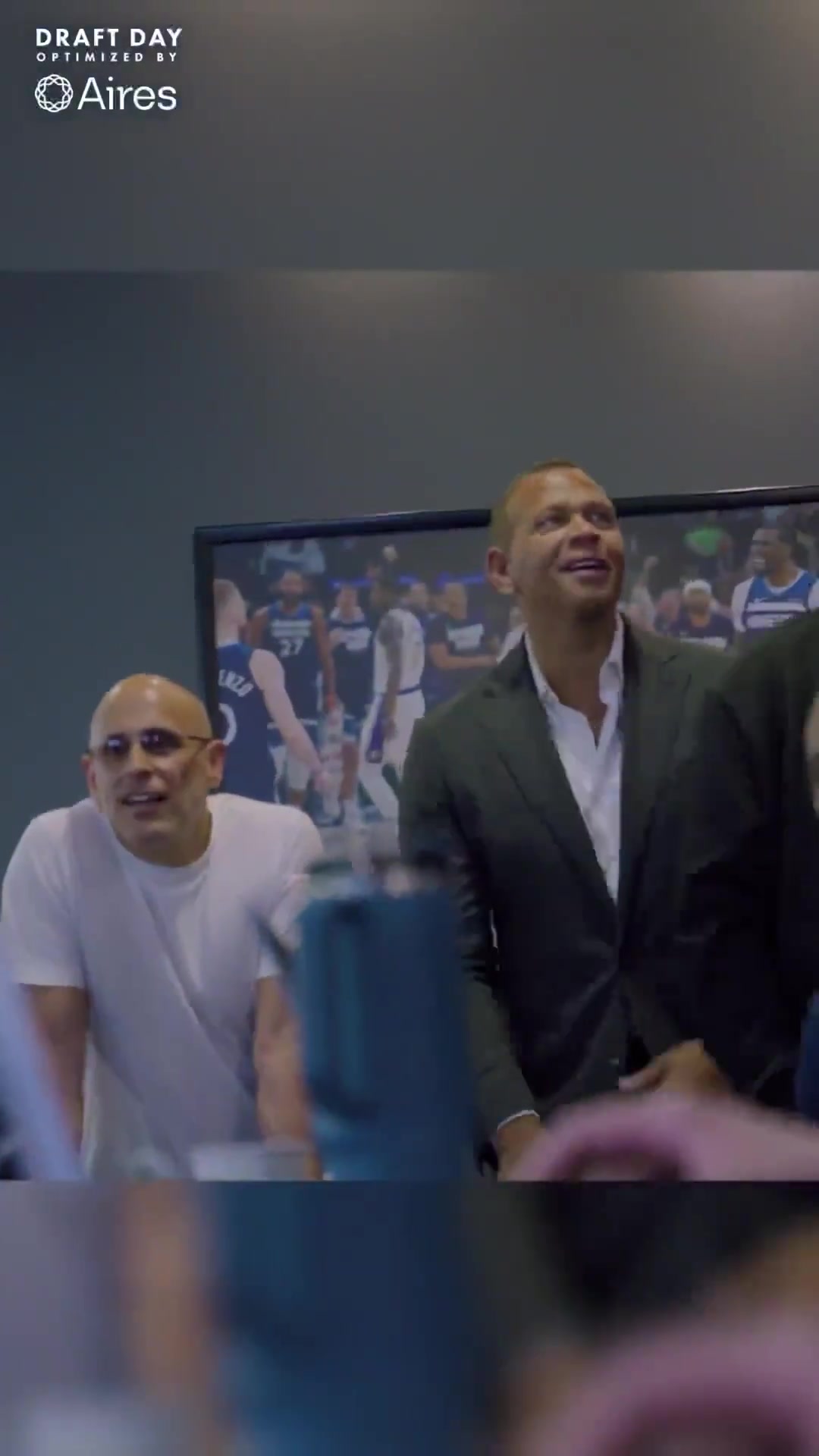 稳了当森管理层看到17号秀贝林格的罚球线扣篮个个喜上眉梢