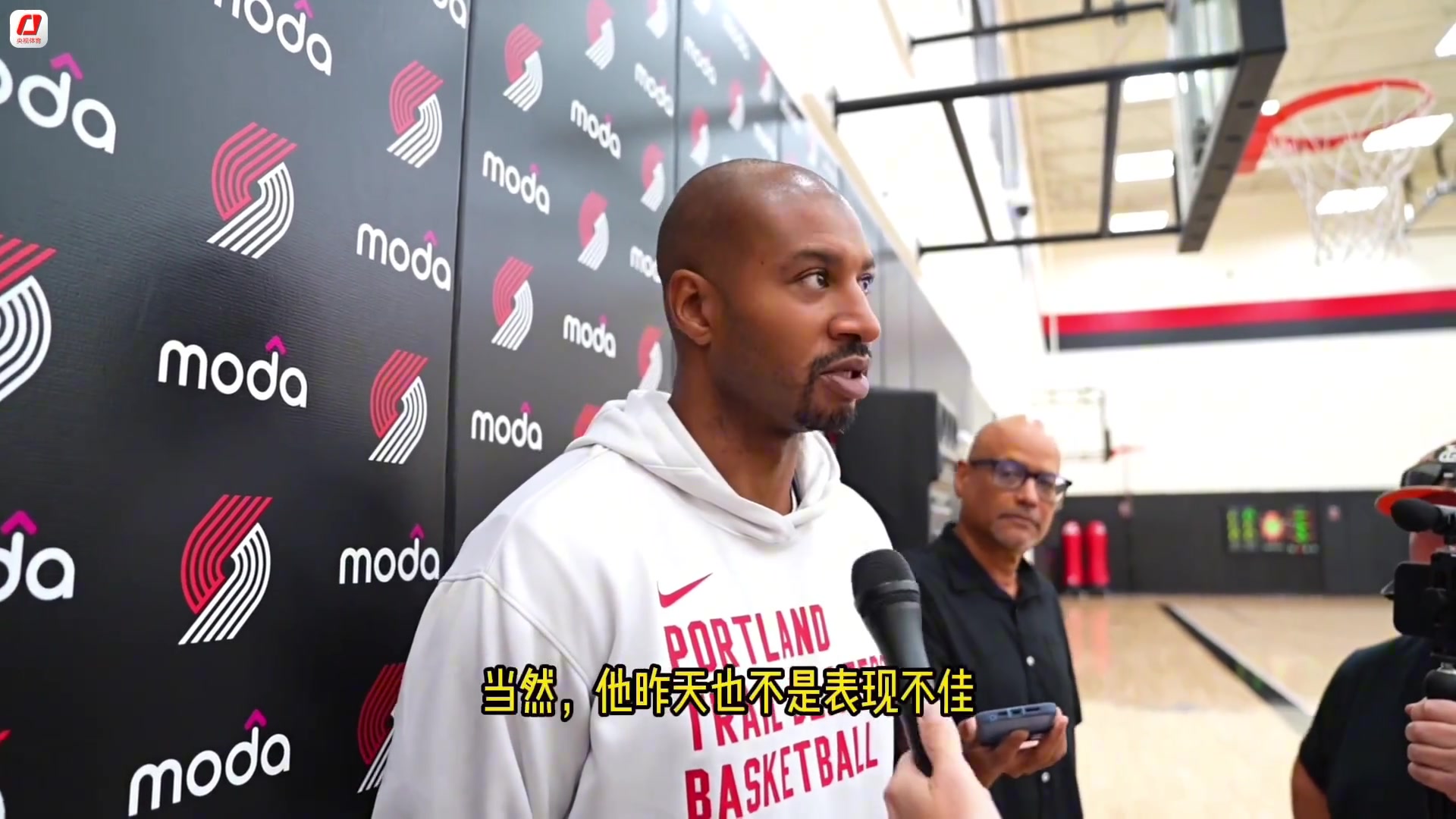 夏联主帅杨瀚森一直在进步他已经适应了比赛的节奏