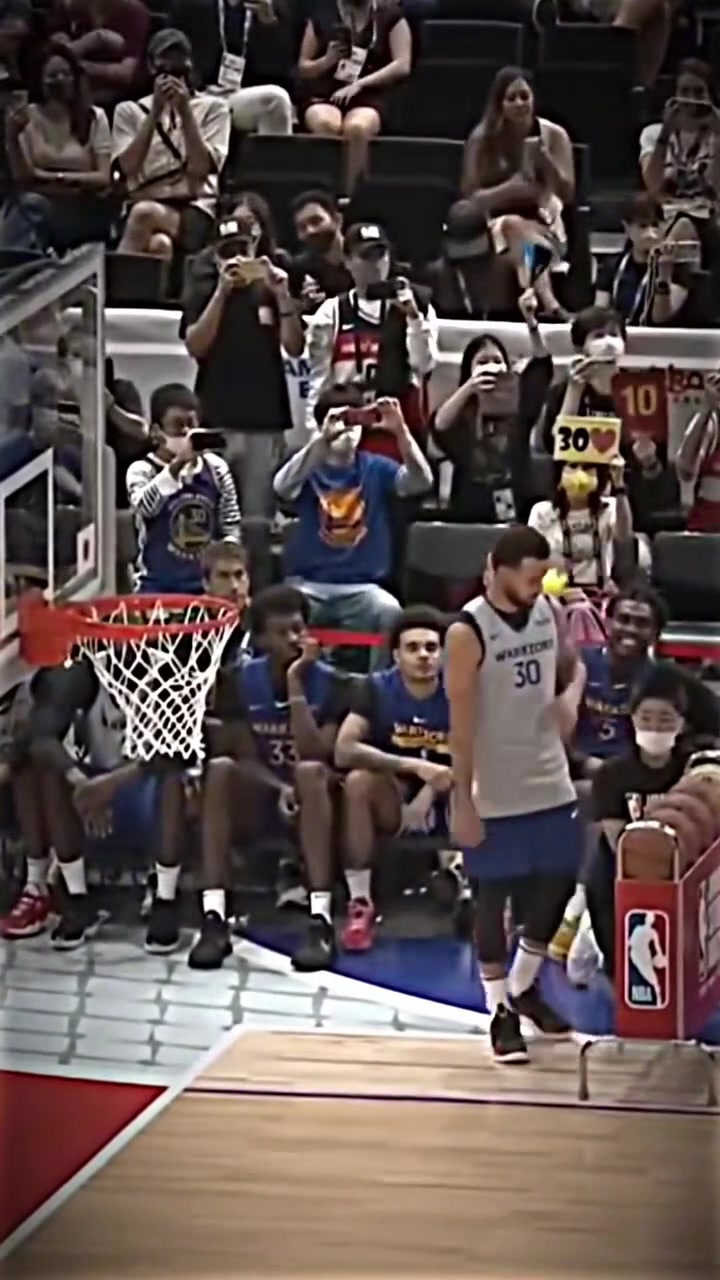 这就是库里时刻浓眉我抢个篮板的话你不炸了