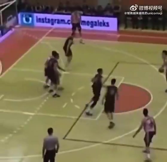 杨瀚森打球更像如今约基奇 而同年龄在进联盟前两人球风不尽相同