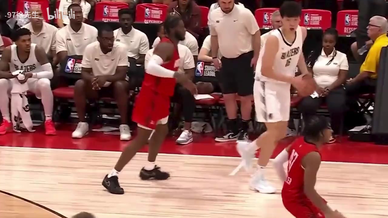 癔症发作徐静雨山东也算半个东北吧杨瀚森也许是我的表弟