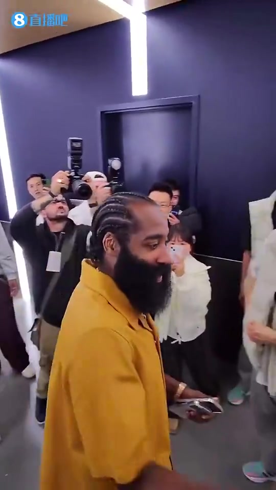 张兆旭把哈登给吓了一跳我在上海时跟你和火箭打过季前赛