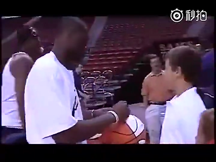 保罗不怕你们笑哥在当年也被人霸凌过