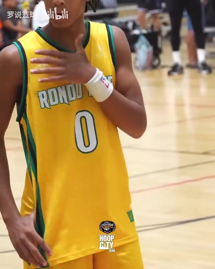 这模样绝对亲生无疑隆多13岁儿子率队夺冠与父亲撞胸庆祝