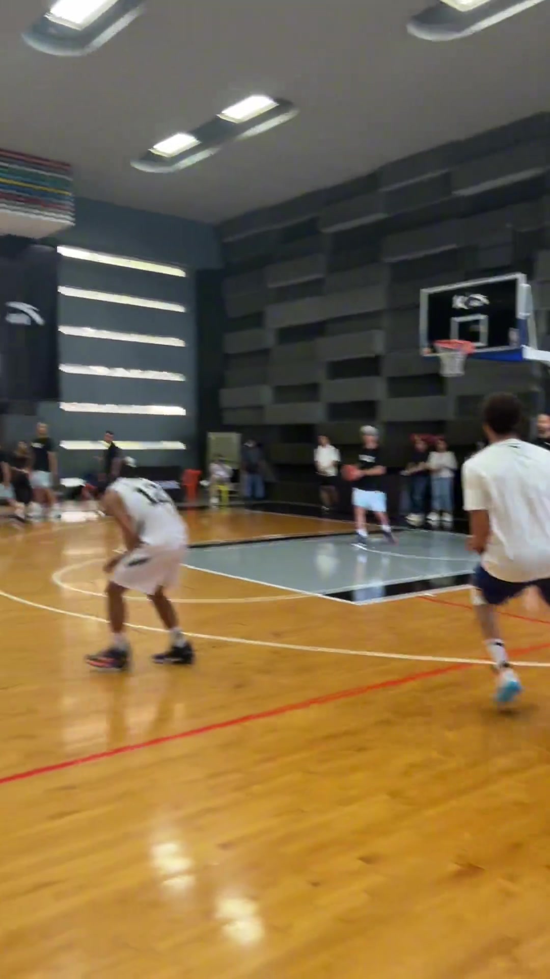 克莱教你怎么去接球投篮来看看顶级3D的标准动作吧