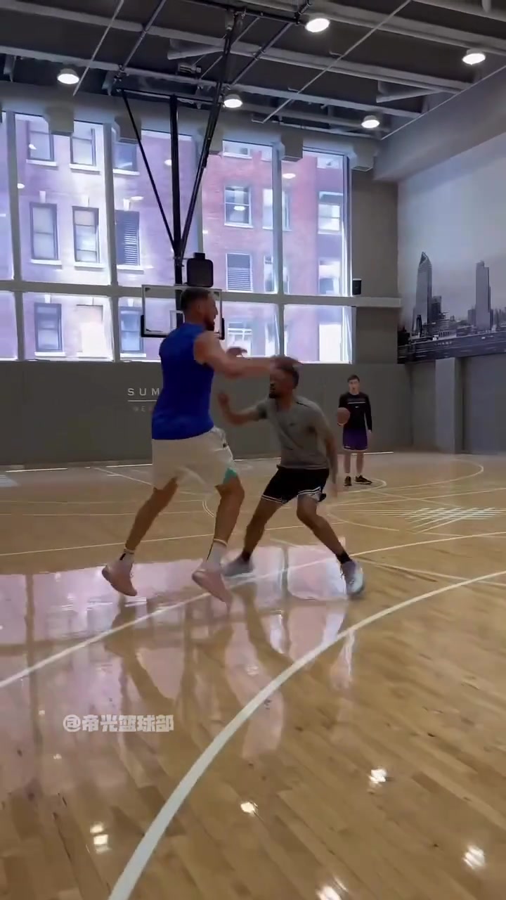 克莱对抗接球三分训练神准