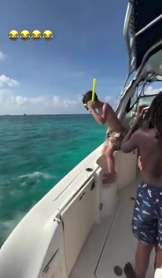 黑心老爹塔图姆一把把儿子推进海里