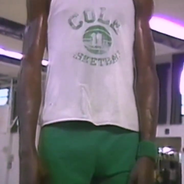 幼鲨高中时期的奥尼尔长这样身体极为精壮