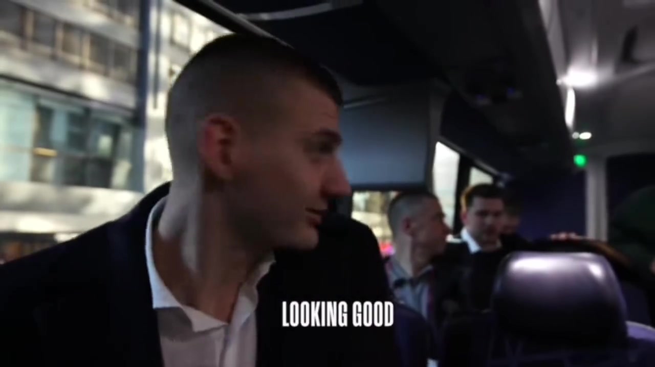 夏天都要为国家而战名场面青涩的约基奇和东契奇开玩笑