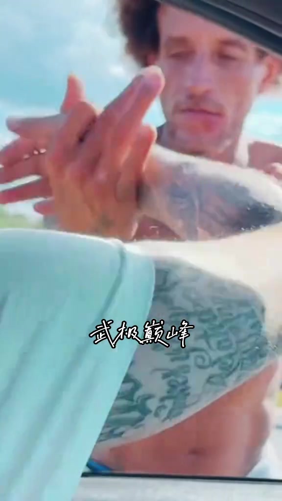 前骑士球员德隆蒂韦斯特很难想像这是曾经在NBA飞天遁地的人啊