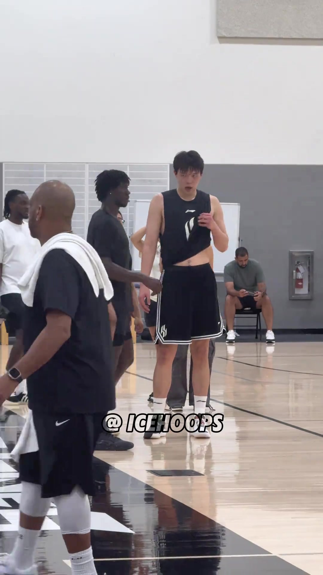 氛围难得杨瀚森/ 郭昊文NBA休赛期球局 小杨最后体力下降