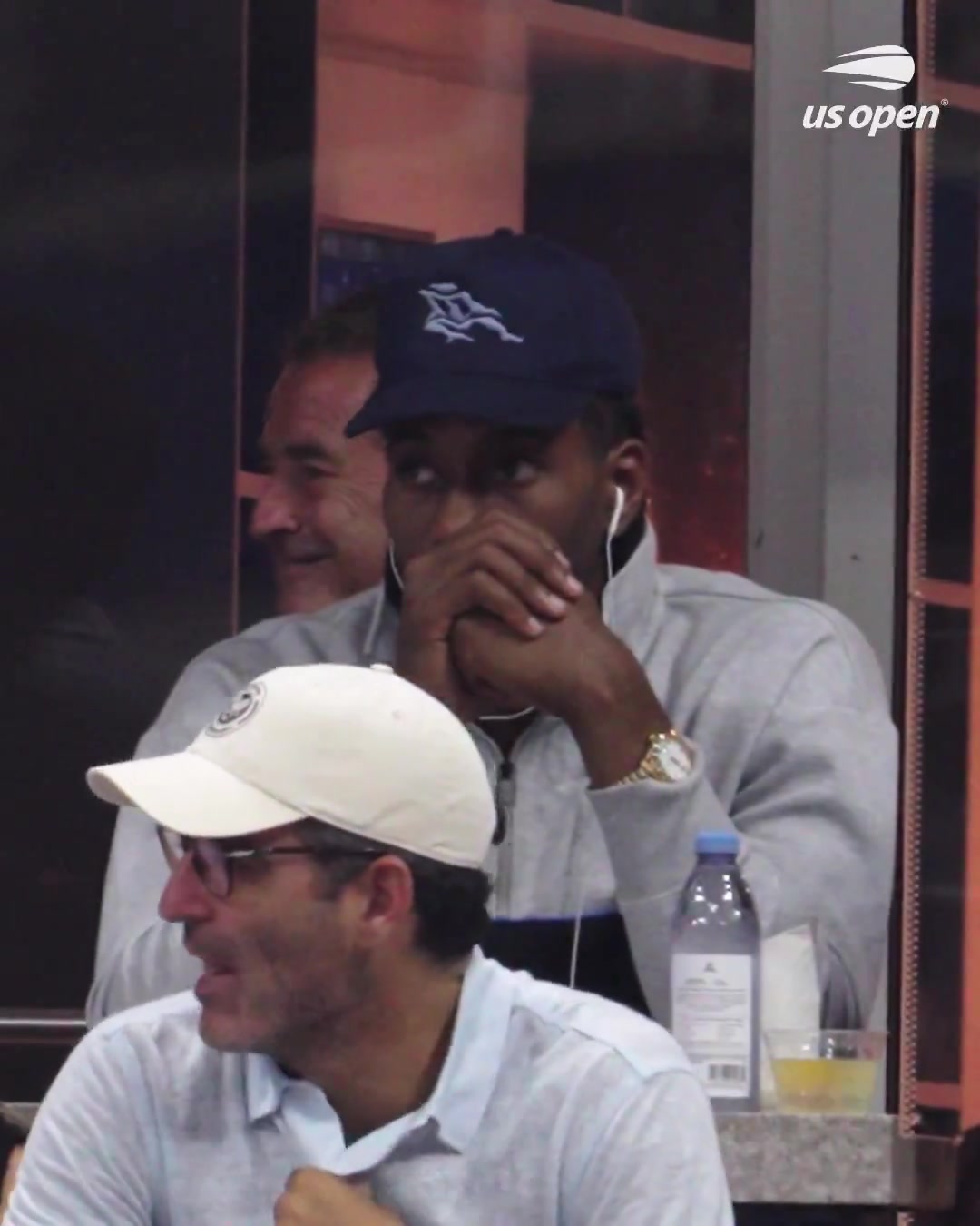 阴阳合同的事还没解决小卡现身美网半决赛现场看得很投入