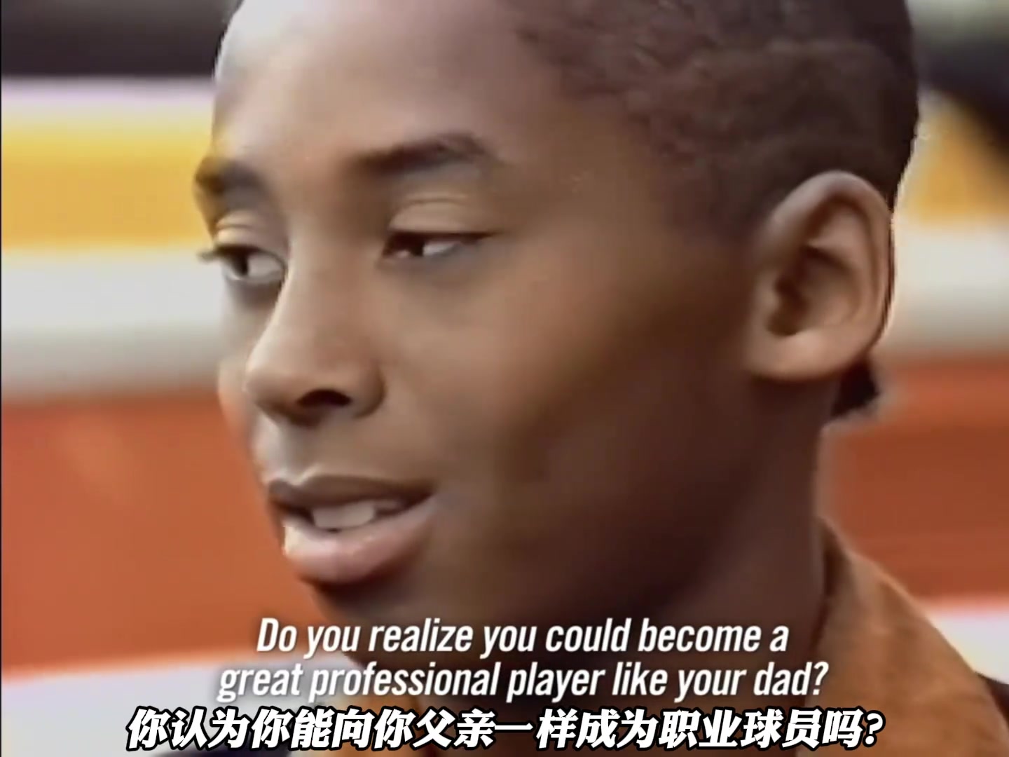 原来科比6岁就不爱传球了哈被2人包夹也要把球干进