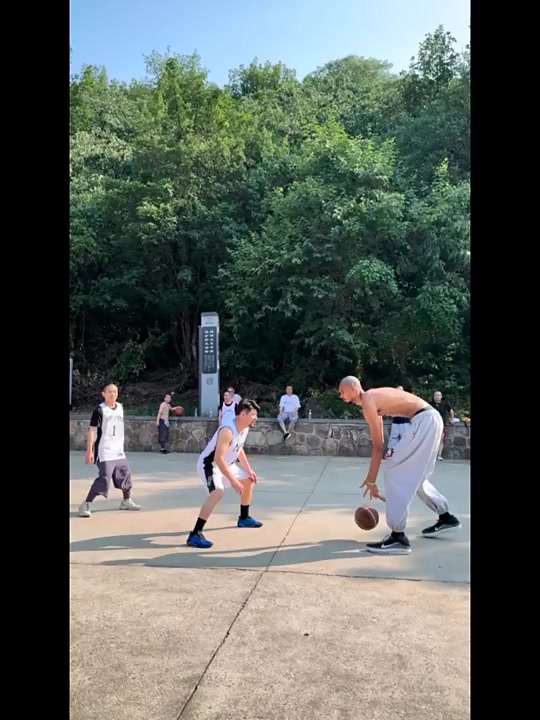 这才是真正的中国行高僧文班少林寺跳投欺负人出手比筐高