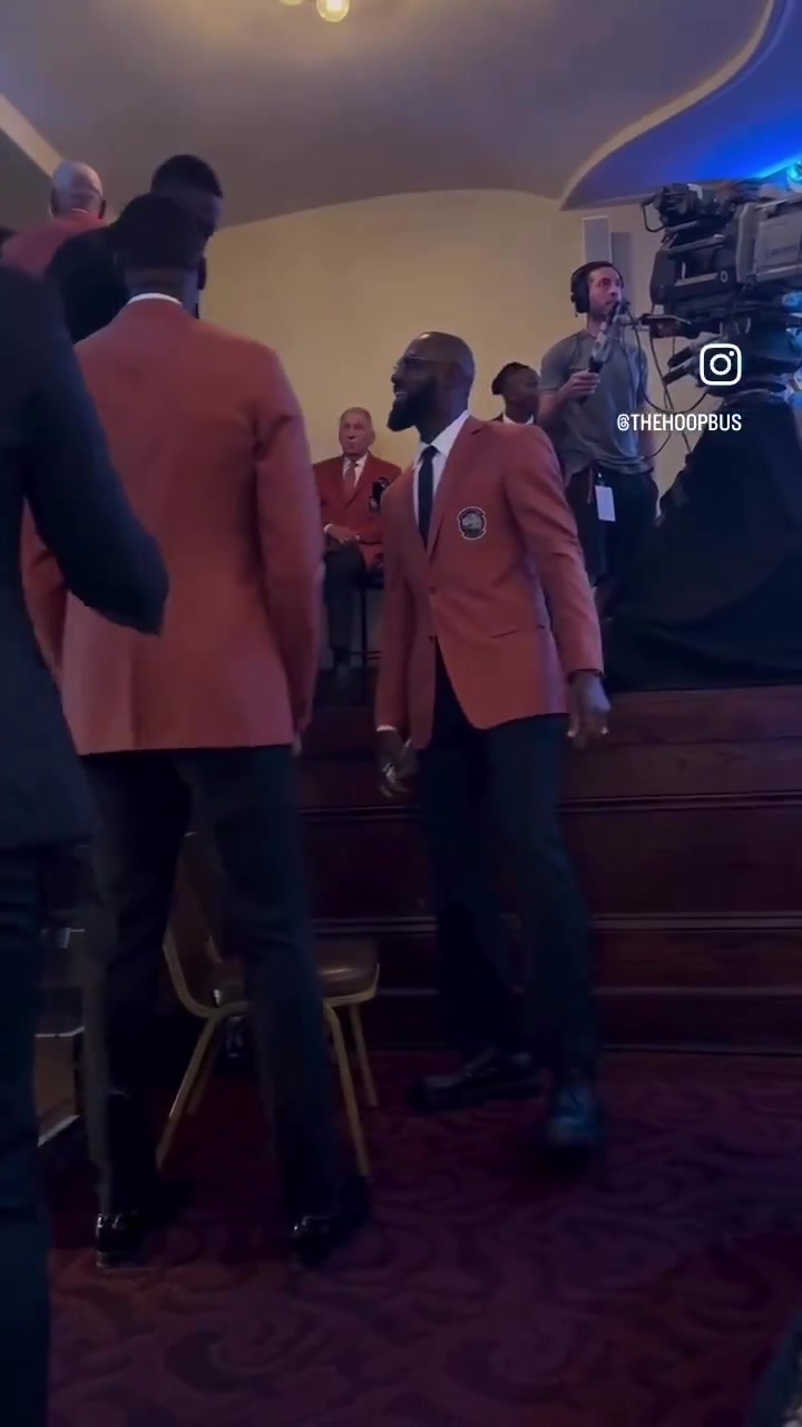 打上瘾了詹姆斯韦德波什重聚结果研究起了高尔夫空气挥杆