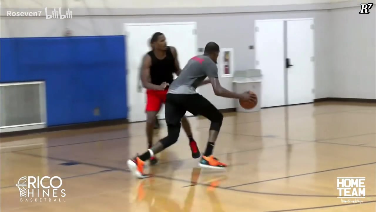 就顶着你拔已经能预想到下赛季KD打的会有多舒服了