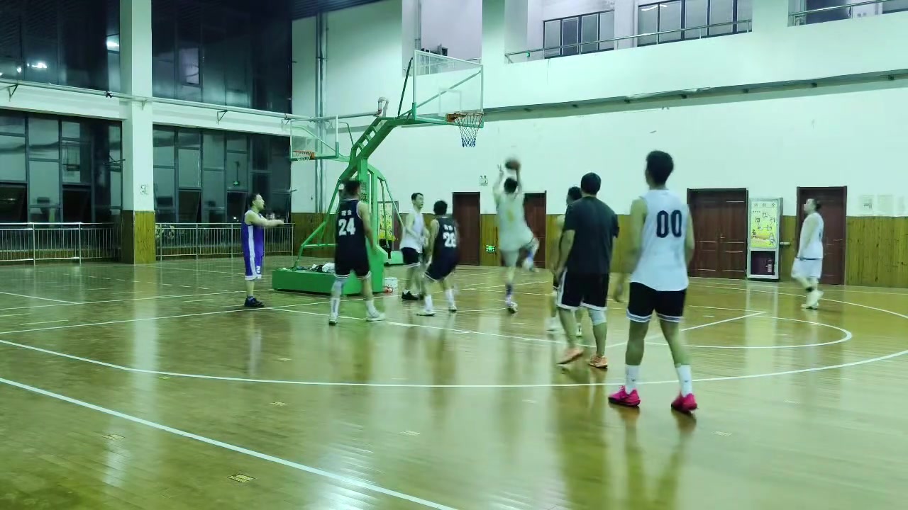 越来越看不懂了这个球到底是好球还是走步呢