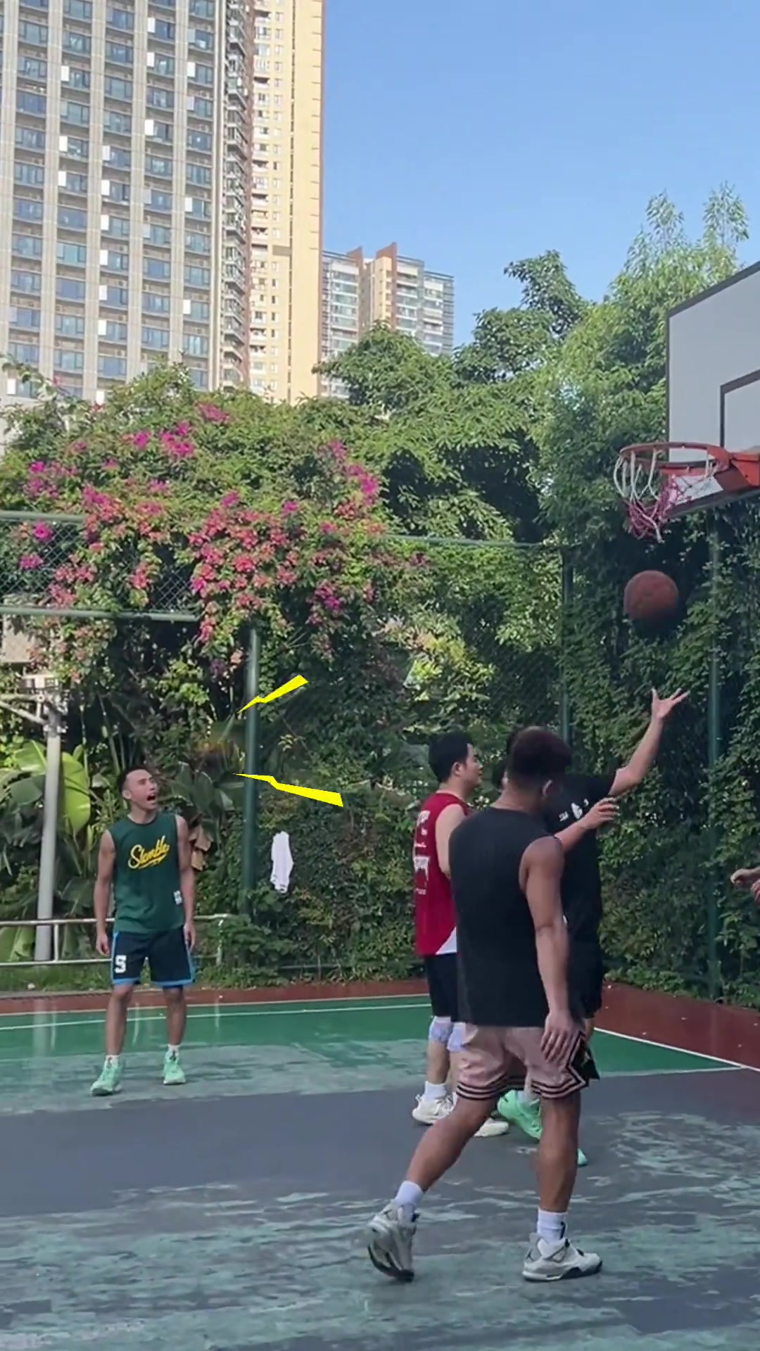 像极了布克国产布克晒打球视频跳投就像周董的歌百听不厌