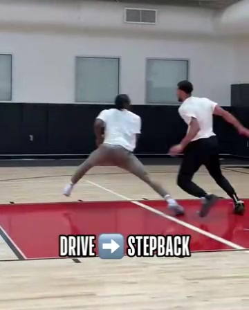 三个人谁单挑更强拉文马克西乌布雷此前训练中互相单挑