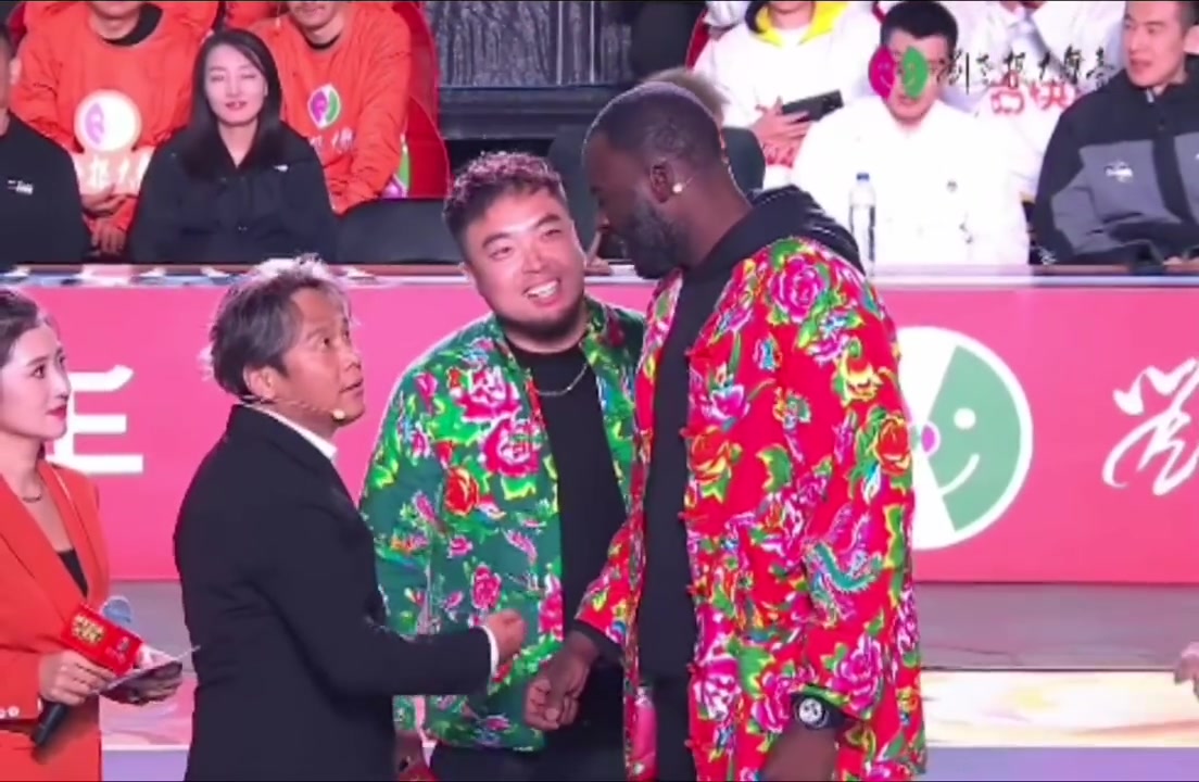 这个体型差绝了宋小宝是不是在对追梦说你个损色