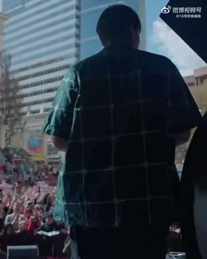 杨瀚森参加利拉德见面会的另一个视角一出场就引发球迷热烈欢呼