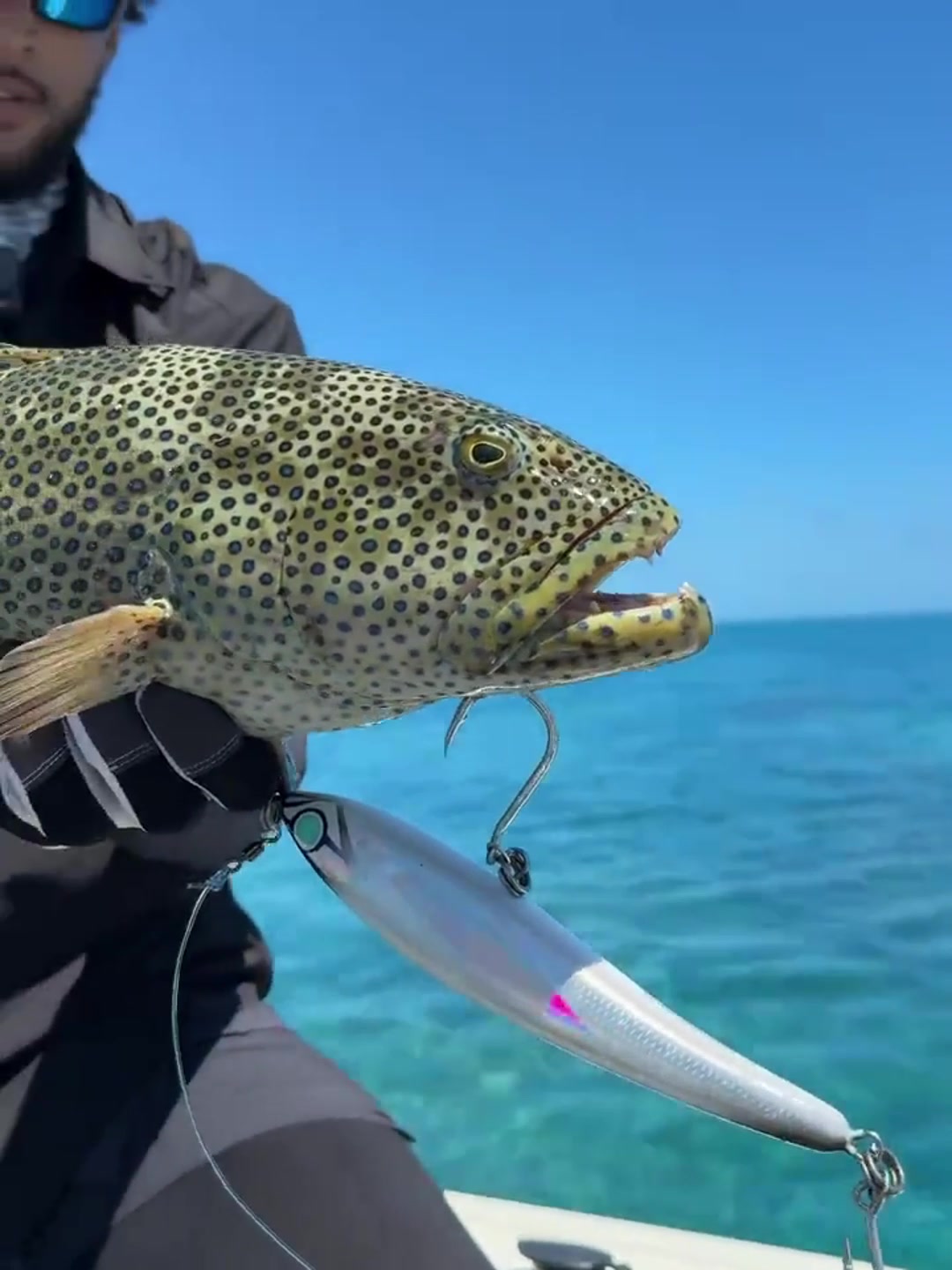 休赛期垂钓高手西蒙斯社媒晒海钓收获直言这回运气爆棚